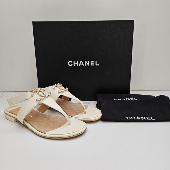 Chanel 21S White Leather Chain CC Sandals EU 37.5 / US 7.5 - Picture 3 of 8